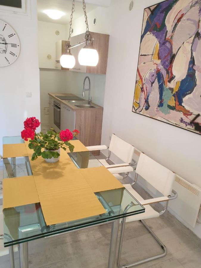 Apartman P-E พูลา ภายนอก รูปภาพ