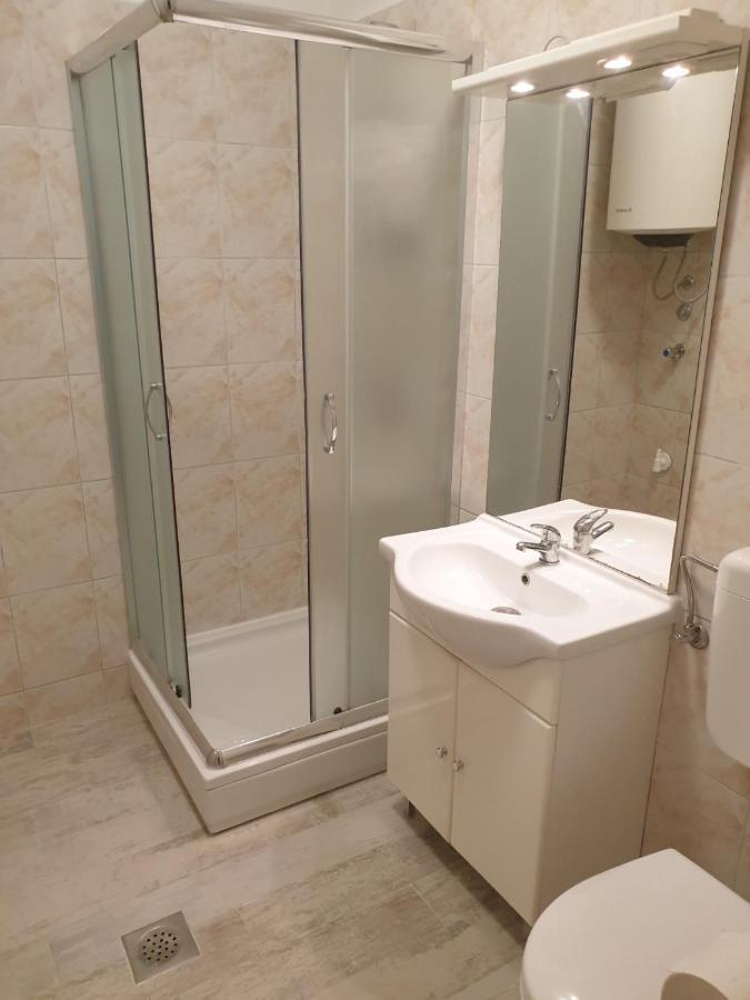 Apartman P-E พูลา ภายนอก รูปภาพ